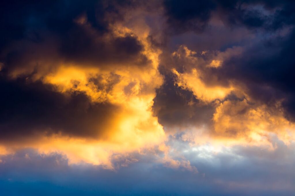 dramtic-sky-background-2023-11-27-05-24-54-utc